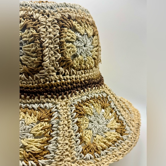 Steve Madden Crochet Hat in Beige and Brown - Picture 2 of 4